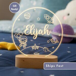 Personalized Astronaut Night Light – Custom LED Lamp for Space-Loving Kids